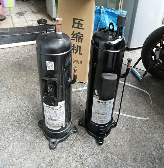 茄子河中央空调压缩机的更换维修